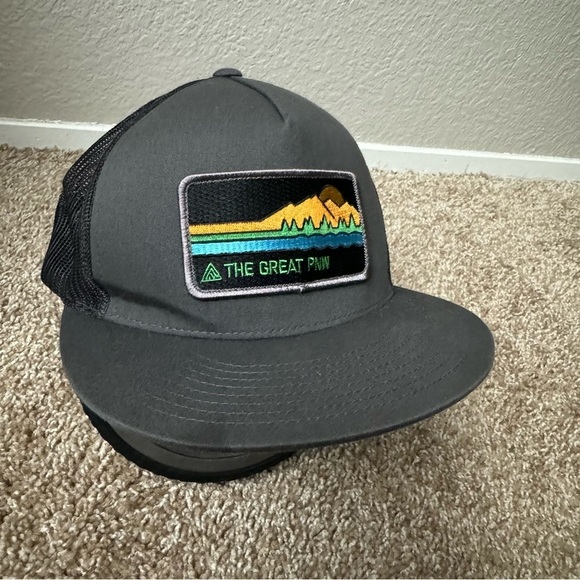 The Classics Men’s Black & Gray‎ The Great Pacific Northwest PNW Mesh Back Hat - Picture 1 of 4